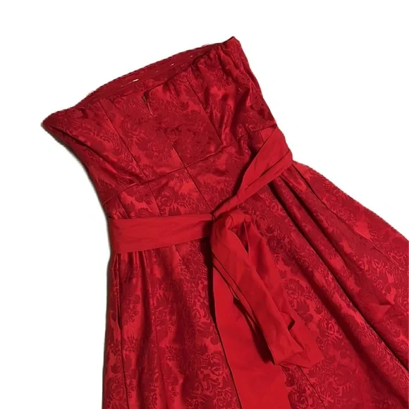 New York & Company, Stretch, Strapless, Tie Up in Back Dress, Candy AppleRed, 4P - Picture 4 of 10